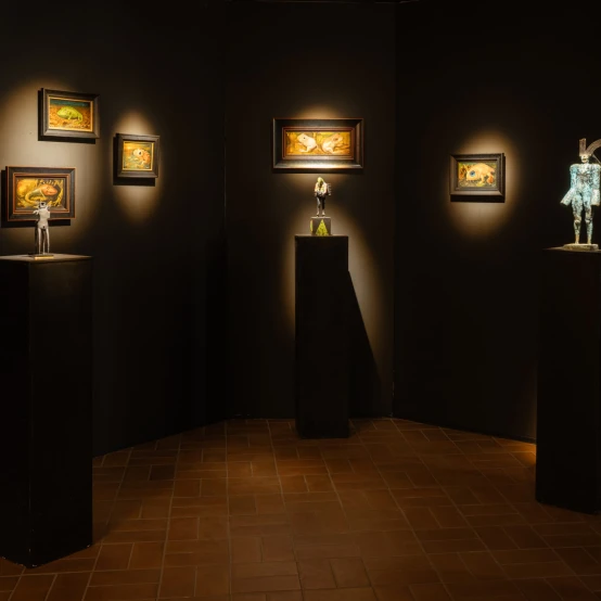 UMI Galerijoje – grupinė paroda „Nukritę į viršų“