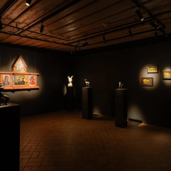 UMI Galerijoje – grupinė paroda „Nukritę į viršų“