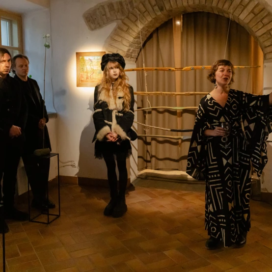 UMI Galerijoje – grupinė paroda „Nukritę į viršų“