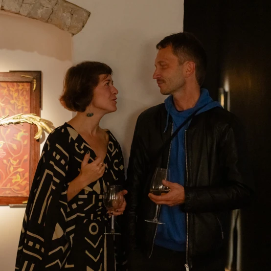 UMI Galerijoje – grupinė paroda „Nukritę į viršų“