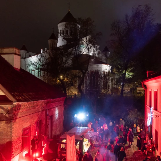 Vilnelės pakrantėje nušvito meniškiausia moliūgų ekspozicija